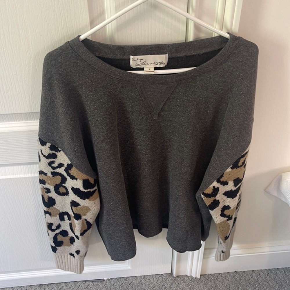 Vintage Havana size large sweatshirt shirt with cheetah sleeves cotton